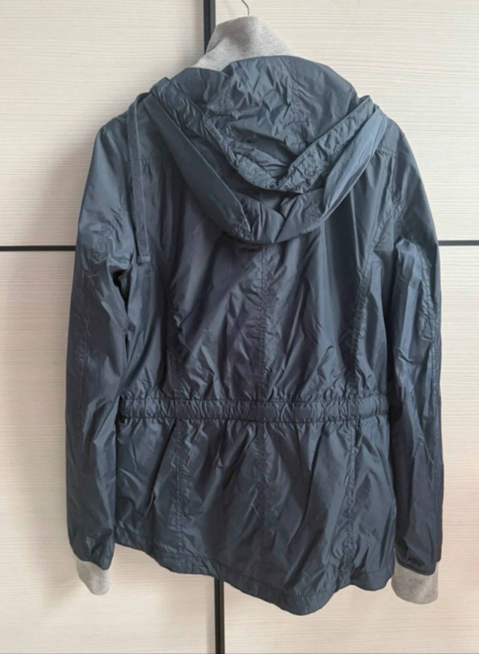 Bershka marineblauwe regenjas/windjack M – photo 3